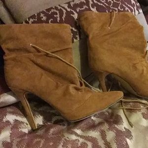 Suede mustard color shoes